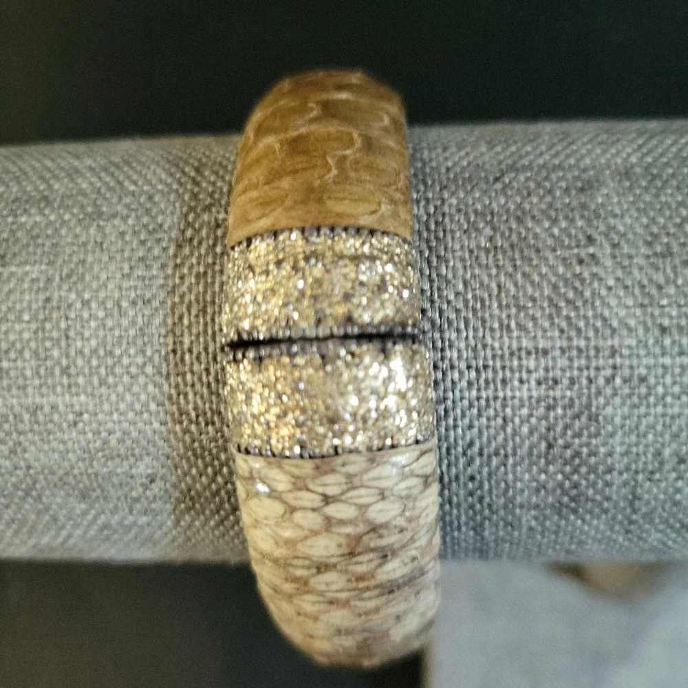 NWT KMO Paris/KMO Bali Genuine Snakeskin Kamelite Sparkle Bangle